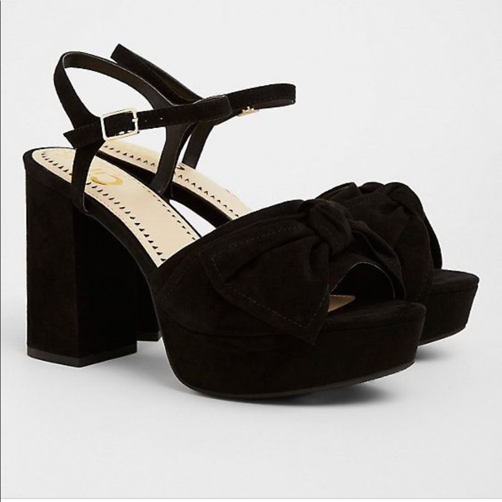 Black platform heels